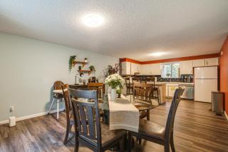 12 Mi to Dtwn Seattle! Spacious Home with Backyard - 1