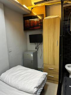 Furnished Room For Solo Traveler - 4