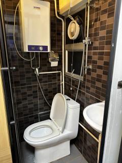 Furnished Room For Solo Traveler - 1