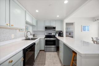 2 Bedroom 9400 Building Condo with Gorgeous Side Ocean View - 2