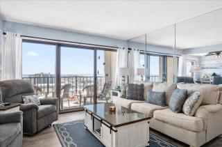 Gorgeous 2 Bedroom condo with outdoor pool and ocean views! - 0