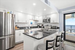 Gorgeous 2 Bedroom condo with outdoor pool and ocean views! - 3