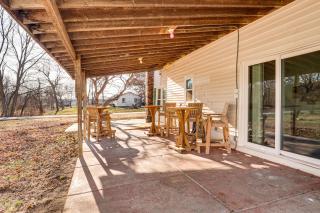 Steps to Winery! Updated Farmhouse in Holt - 7