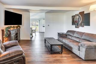 Steps to Winery! Updated Farmhouse in Holt - 4