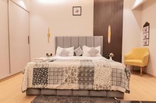 Galaxy Blue Sapphire Plaza Studio - 3