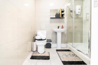 LUX 2BDR Flat By Luton Station, Airport, City Centre - 30min to King's X St Pancras International - 5