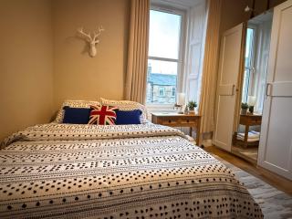 Murrayfield Spacious 2-bedroom apartment - 1