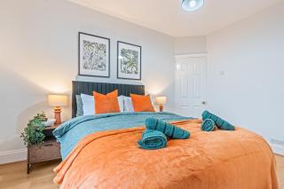 #92 Stylish 3 bedroom home Coventry - Allesley - 0