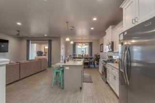 Zion Village 339 3 Bed, 2 and a half Bath, Game Systems, Mister System, and Community Pool - 7