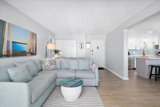 Stunning 2 Bedroom Side Ocean Front Condo in 9400 - 5