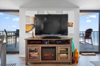 Stunning 2 Bedroom Side Ocean Front Condo in 9400 - 3