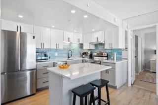 Stunning 2 Bedroom Side Ocean Front Condo in 9400 - 1