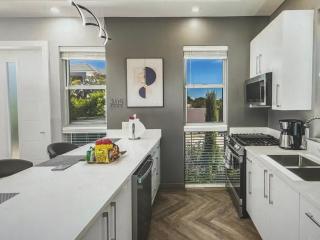 Private and Superbe Views - 3