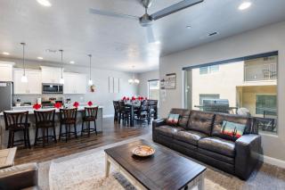 Zion Village Resort 415 Private Hot Tub, Ping Pong Table, and Community Pool access - 4