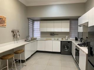 Place On Oak unit 2 - Bulawayo - 5