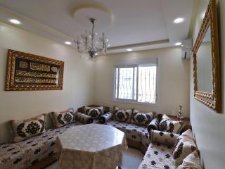 Traditioneel appartement in een fel gegeerde buurt, Kawacim, gelegen in een rustige residentie en in de nabijheid van alle grote trekpleisters in Tanger - Tanger - 4