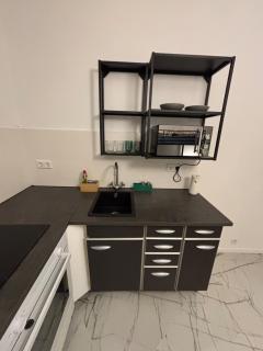 Cozy Central Apartment - 1