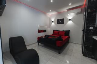 Secret Room avec Jacuzzi Privatif Sexy - 9
