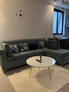 Mandy Stay Chic, Cozy & Home Feel - 0