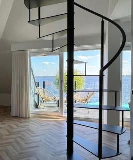 Lake House 10 - 4 Person Lake view apartment! - 0