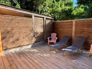 Ti family nature gite studio location de vacances Guadeloupe - Bas de villa - Piscine partagée - 1