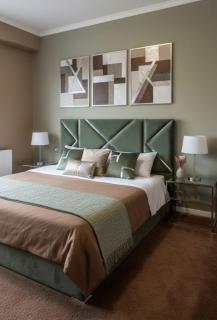 Centrally Located Hotel - 3