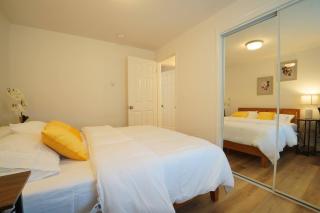 Cozy 2B1B 1 King 1 Queen• Remodeled• Wifi• Parking - 0