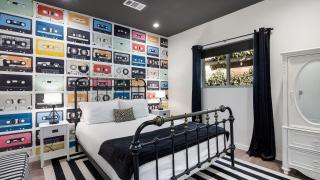 5 Units in Heart of Hollywood Remodeled Art Deco Pink Revival by AvantStay - 6