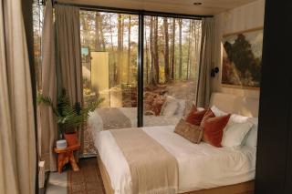 Heartleaf | Modern Lux Mirror Home | HotTub - 8