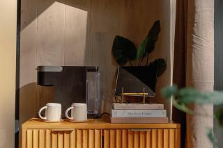 Heartleaf | Modern Lux Mirror Home | HotTub - 7