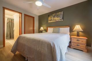 Cozy 2BR-5BD Suite - Mountain Views - Htd Parking - 3