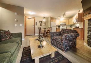 Cozy 2BR-5BD Suite - Mountain Views - Htd Parking - 6