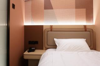 A Hotel Farrer Park - Newly Renovated - 4