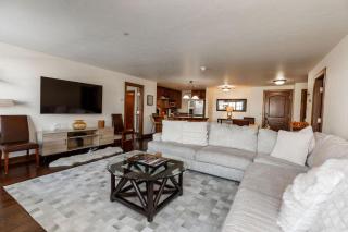 Ascent Residence 208 - 4