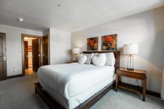 Ascent Residence 208 - 1