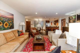 Ascent Residence 309 - 5