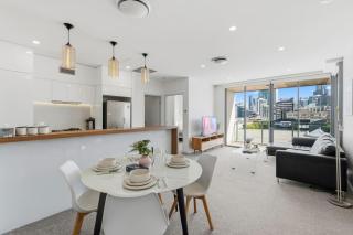 Urban 2BR Retreat Near Brisbane CBD - 9