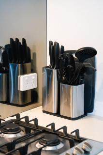 2BR Modern Apartment with Balcony Great Location - 8