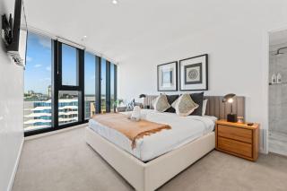 Modern Skyline Apartment 3BR with Pool Gym and tub - 5