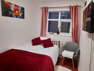 Four-bedroom house, kitchen, TV in each bedroom - 8