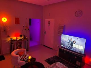 استوديو مميز بأثاث راقي في قلب الخبر - 9