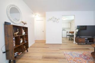 1King1Queen w/SmartTV, Wifi & FullyStocked Kitchen - 0