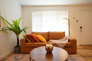 1King1Queen w/SmartTV, Wifi & FullyStocked Kitchen - 3