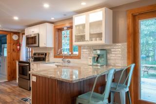 2-Min Walk to the Beach Dog Friendly - 6