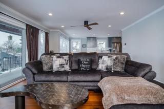 The Grand View on Pistakee Lake Pool Pier Stunning Panoramic Lake Views - 2