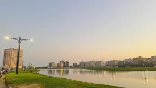 Apartment in a bohemian style overlooking the lake and the Bahrain Bridge - Khobar - 1