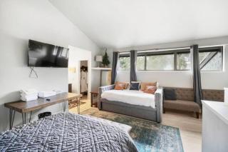 Guest Favorite Spacious Remodeled 2 Bdrm 2 Ba Mountain Views - 8