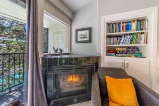 Guest Favorite Spacious Remodeled 2 Bdrm 2 Ba Mountain Views - 2