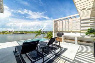 Villa Seabreeze and Mistico Beach Club plus Boat Shuttle - 0