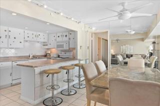 2 Bedroom with ocean views & outdoor pool! - 3